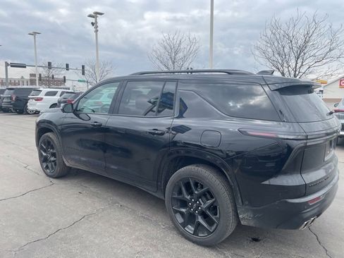 Used 2024 Chevrolet Traverse RS image 4