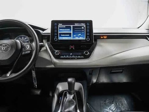 Used 2021 Toyota Corolla LE image 13