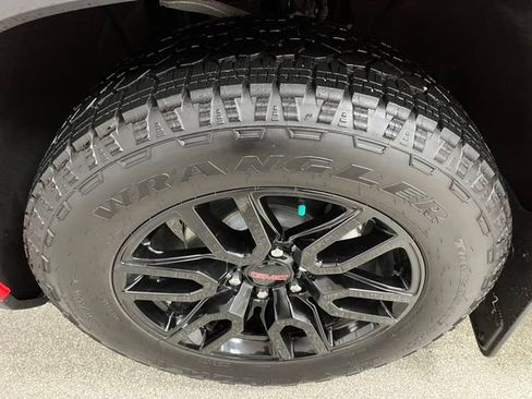 Used 2025 GMC Sierra 1500 Pro w/ Graphite Edition AWD/4WD image 13