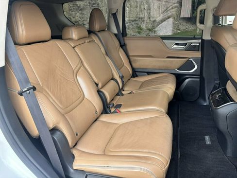 Used 2025 INFINITI QX80 Luxe AWD/4WD image 18