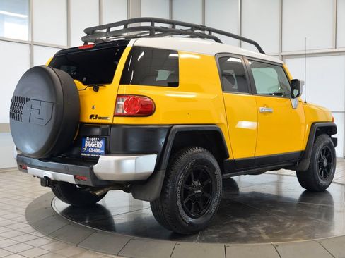Used 2007 Toyota FJ Cruiser 4WD w/ Upgrade Pkg 2 image 8