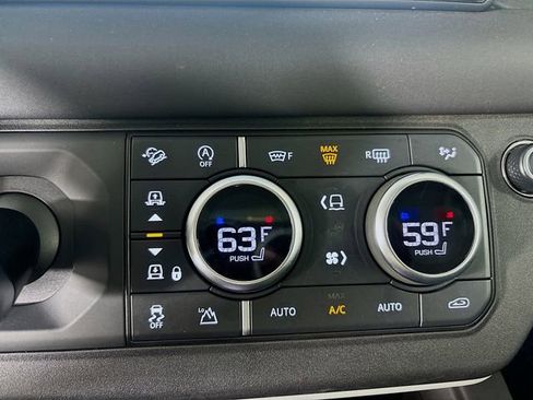 Used 2024 Land Rover Defender 110 S image 18