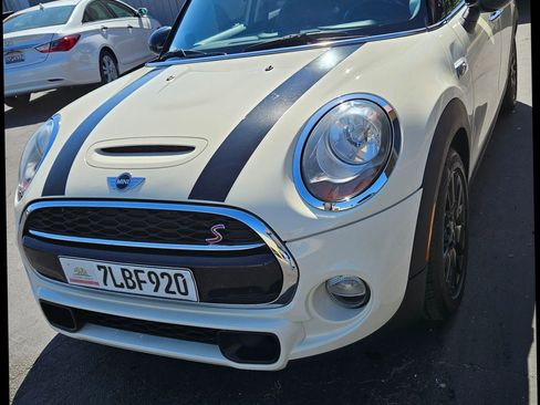 Used 2015 MINI Cooper S image 2