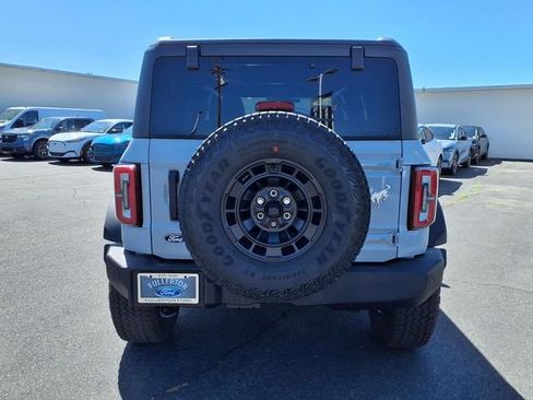 New 2026 Ford Bronco Outer Banks w/ Sasquatch Package image 3