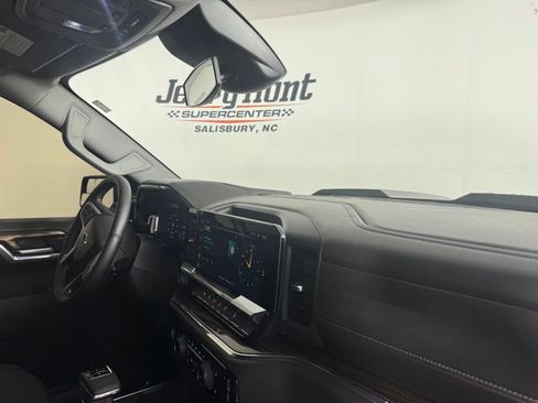 Used 2024 Chevrolet Silverado 1500 LT Trail Boss AWD/4WD image 34