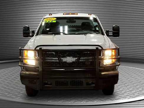 Used 2007 Chevrolet Silverado 3500 W/T w/ LS Package RWD image 2