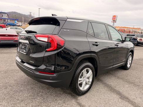 Used 2023 GMC Terrain SLE image 6