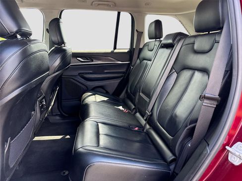 Used 2023 Jeep Grand Cherokee Limited image 28