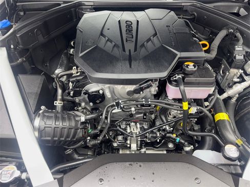 Used 2025 Genesis G70 2.5T image 77