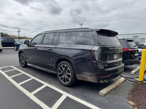 New 2025 Chevrolet Suburban RST w/ RST Capability Package AWD/4WD image 7