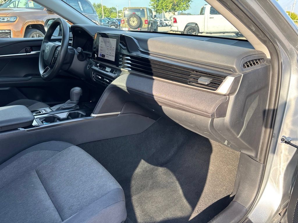 Used 2025 Toyota Camry LE FWD image 29
