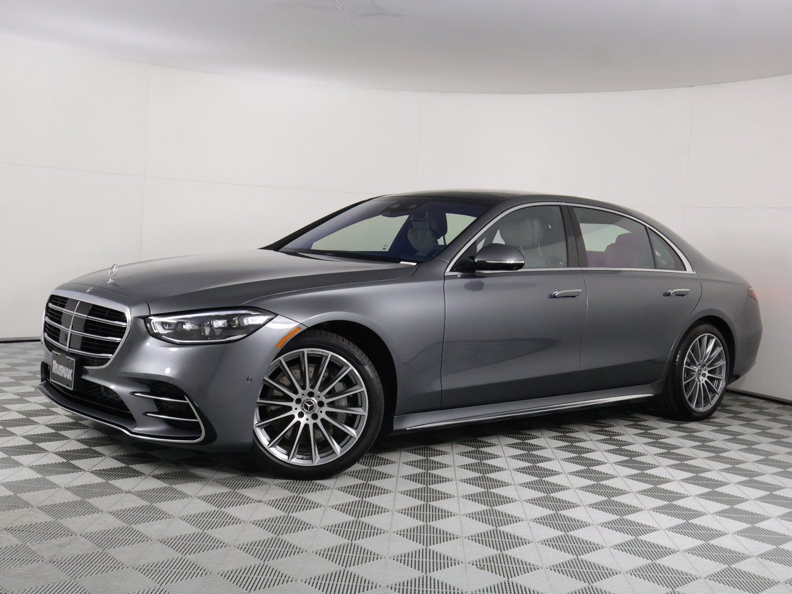 Used 2023 Mercedes-Benz S 580 4MATIC Sedan image 3