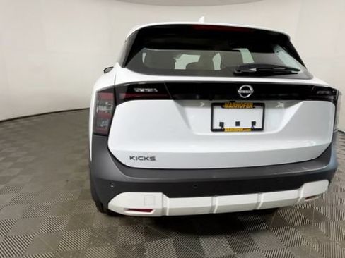 Used 2025 Nissan Kicks S FWD image 6
