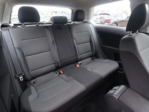 Used 2015 Volkswagen Golf Launch Edition FWD image 28