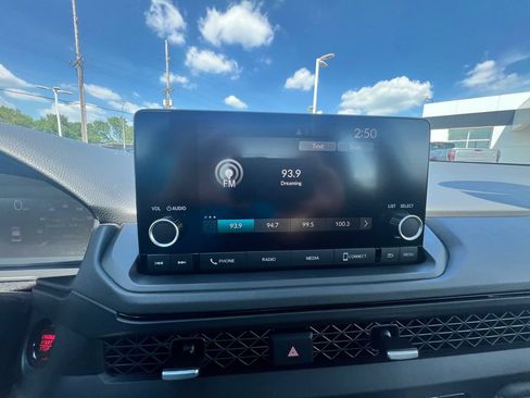 Used 2025 Honda Accord SE image 26