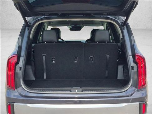 Used 2025 Kia Telluride S FWD image 6