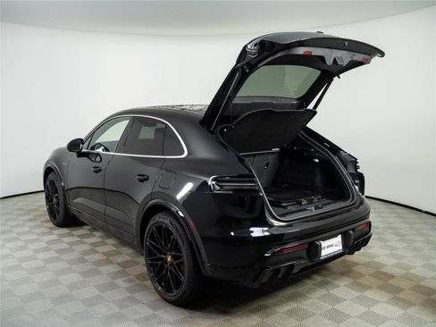 New 2026 Porsche Macan 4S Electric AWD/4WD image 33
