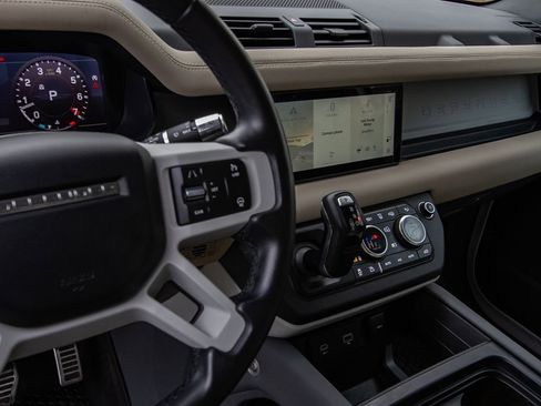Used 2020 Land Rover Defender 110 S image 12