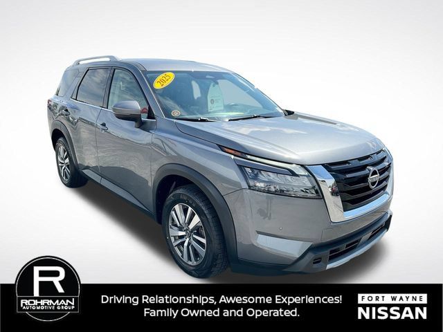 Certified 2025 Nissan Pathfinder SL AWD/4WD image 6