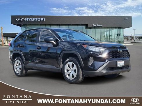Used 2022 Toyota RAV4 LE AWD/4WD image 1