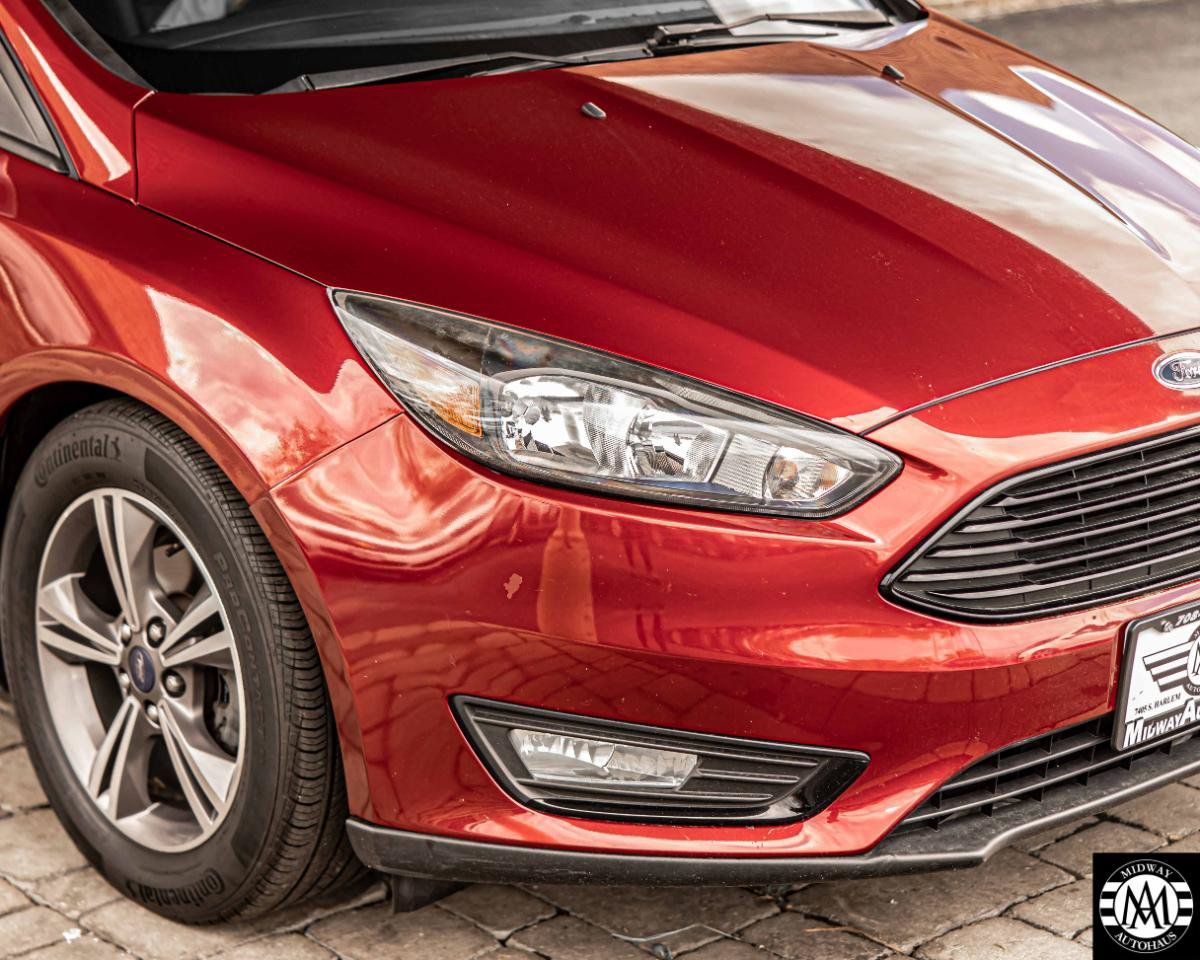 Used 2017 Ford Focus SE FWD image 4