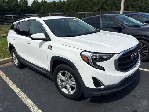 Used 2019 GMC Terrain SLE w/ Driver Convenience Package FWD image 2