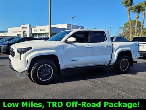 Used 2024 Toyota Tacoma TRD Sport image 3