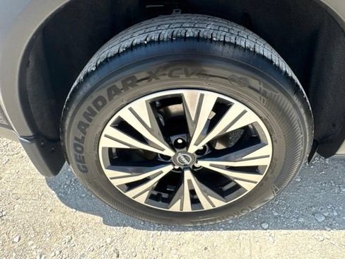 Used 2023 Nissan Rogue SV AWD/4WD image 23