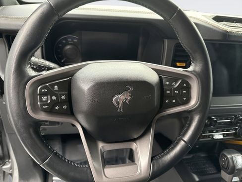 Used 2024 Ford Bronco Badlands image 12