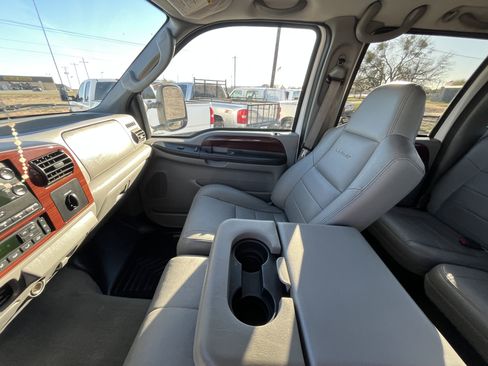 Used 2007 Ford F250 Lariat image 23