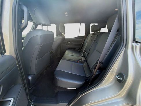 Used 2024 Lexus GX 550 w/ Cold Area Package AWD/4WD image 23
