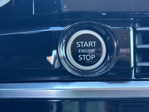 Used 2024 Nissan Pathfinder SL image 34