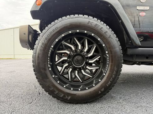 Used 2017 Jeep Wrangler Unlimited Sahara AWD/4WD image 48