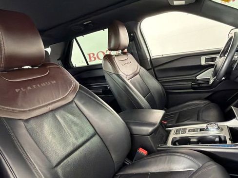 Used 2021 Ford Explorer Platinum w/ Premium Technology Package RWD image 16