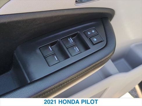 Certified 2021 Honda Pilot Special Edition image 13