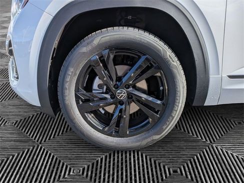 New 2026 Volkswagen Atlas Cross Sport SEL R-Line image 9