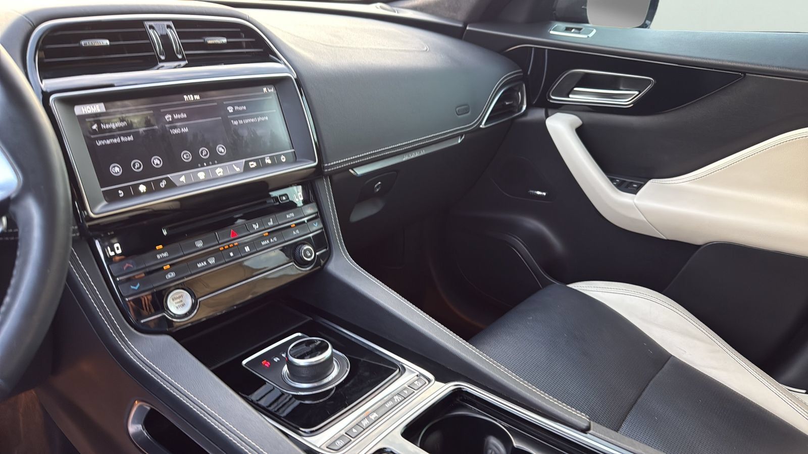 Used 2020 Jaguar F-PACE R-Sport AWD/4WD image 16