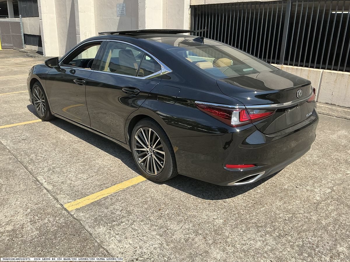 Used 2024 Lexus ES 350 w/ Premium Package FWD image 5