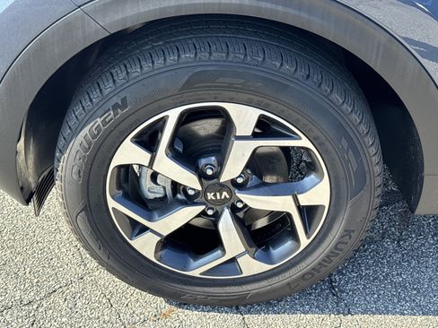 Certified 2022 Kia Sportage LX image 11