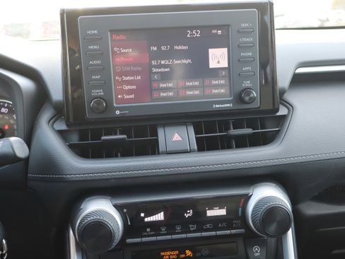 Used 2021 Toyota RAV4 LE image 18