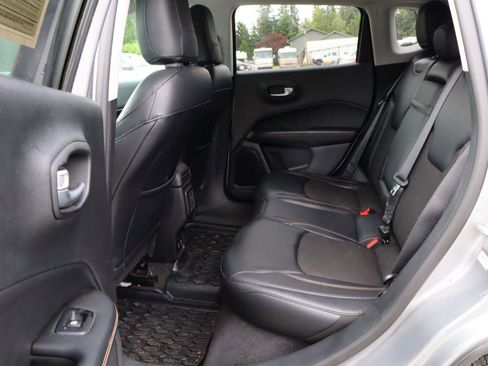 Used 2018 Jeep Compass Latitude w/ Popular Equipment Group AWD/4WD image 7