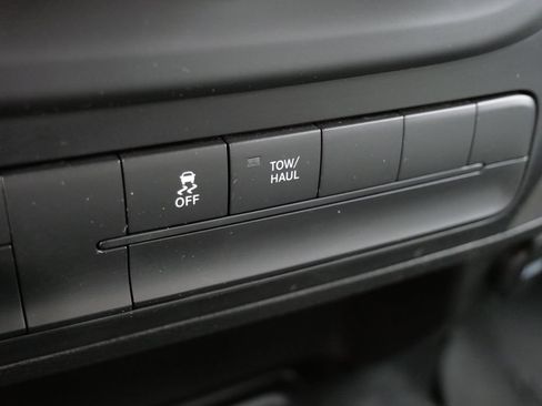 Used 2018 RAM 2500 Tradesman w/ Chrome Appearance Group AWD/4WD image 25