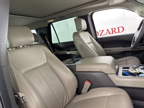 Used 2020 Ford Expedition XLT w/ Equipment Group 202A image 16