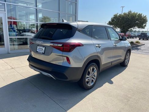 Used 2023 Kia Seltos LX AWD/4WD image 5