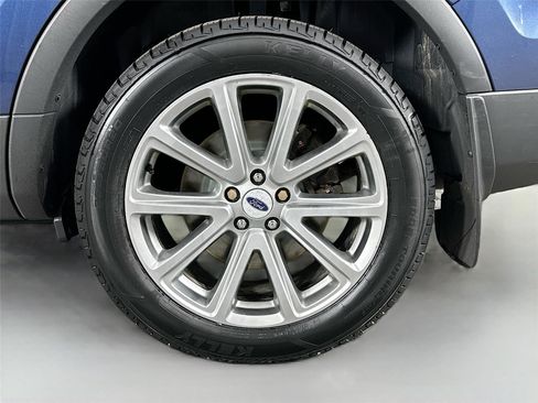 Used 2017 Ford Explorer Limited image 32