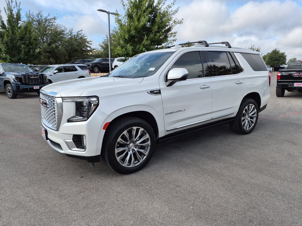 Used 2021 GMC Yukon Denali w/ Denali Premium Package RWD image 3