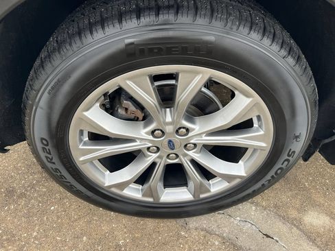 Used 2020 Ford Explorer Limited RWD image 28