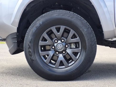 Used 2021 Toyota Tacoma SR5 RWD image 24