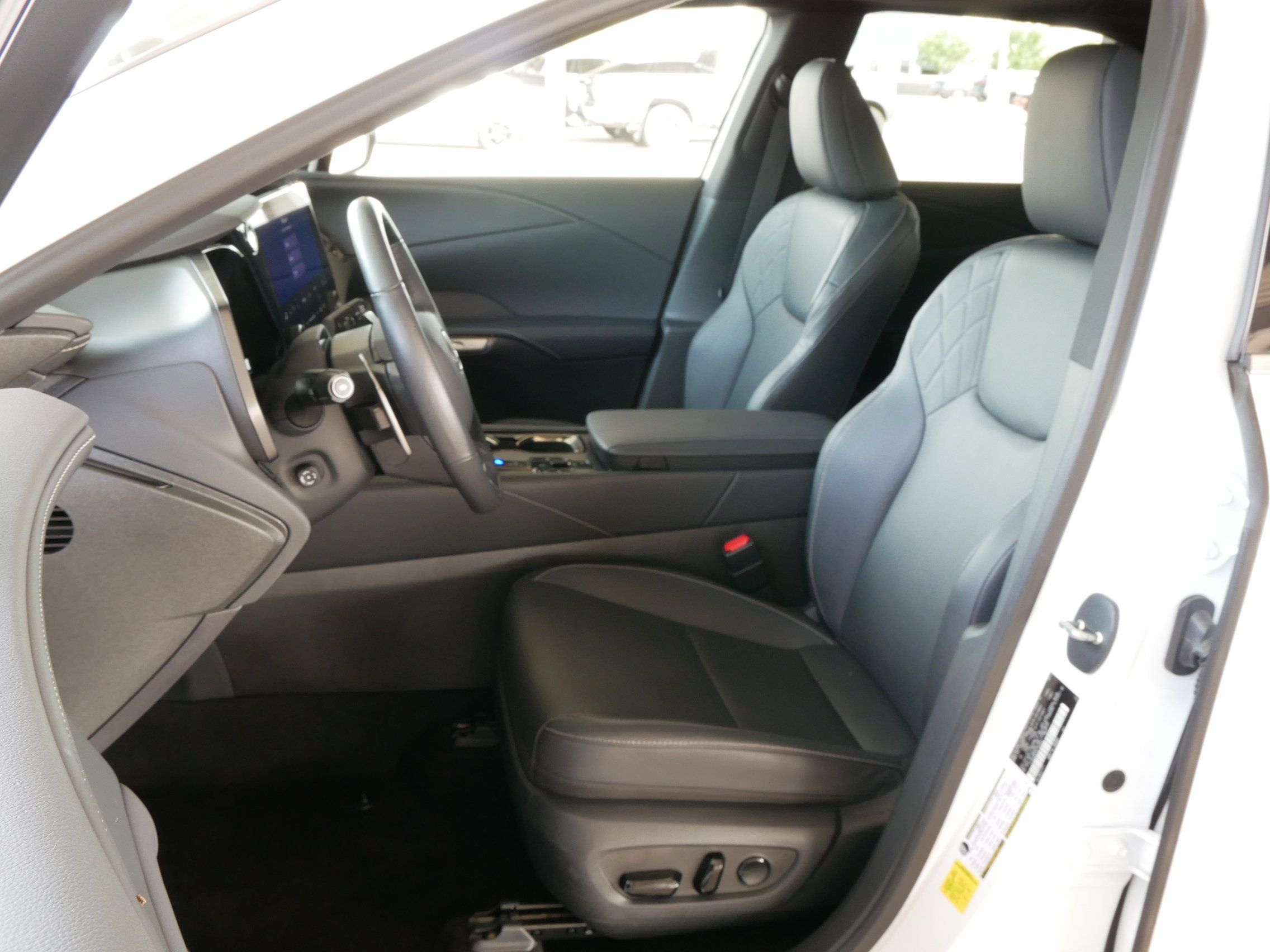 Used 2025 Lexus RX 350h w/ Convenience Package AWD/4WD image 2