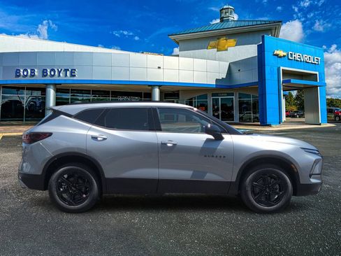 New 2026 Chevrolet Blazer LT w/ Convenience Package FWD image 8
